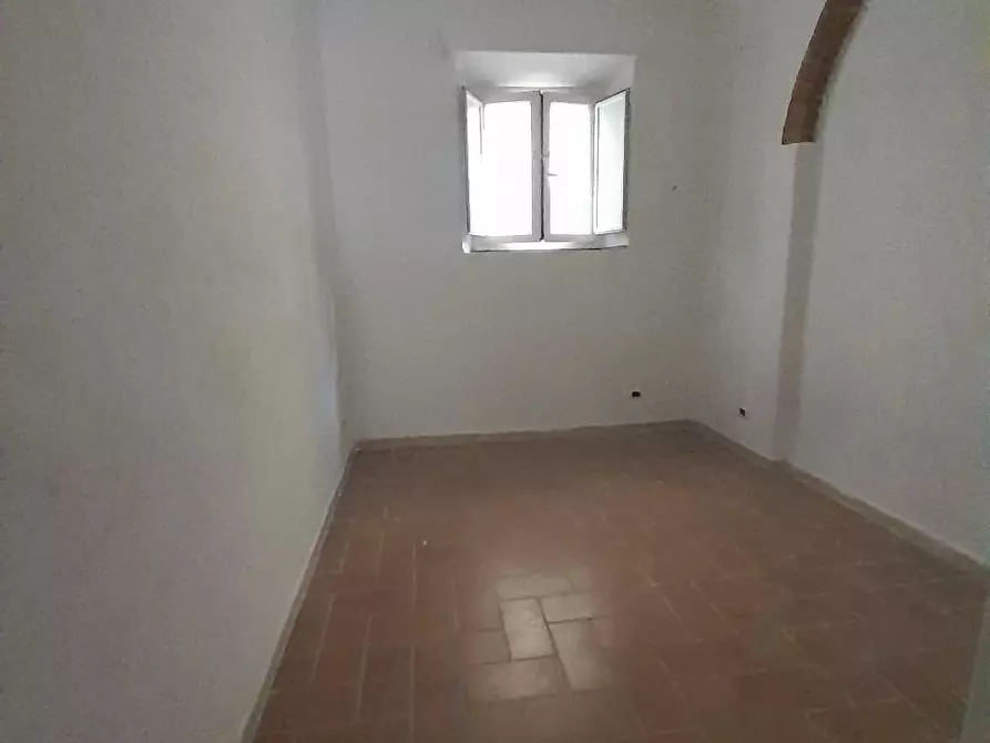 Immagine 4 di Locale commerciale in vendita  a Livorno