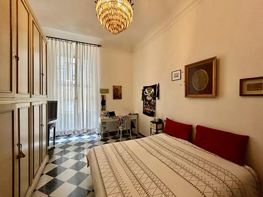 Immagine 2 di Appartamento in vendita  a Siena