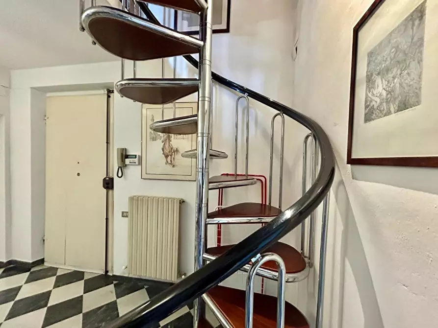 Immagine 19 di Appartamento in vendita  a Siena