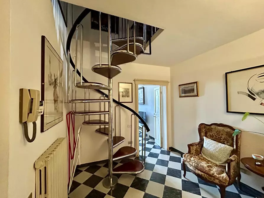 Immagine 14 di Appartamento in vendita  a Siena