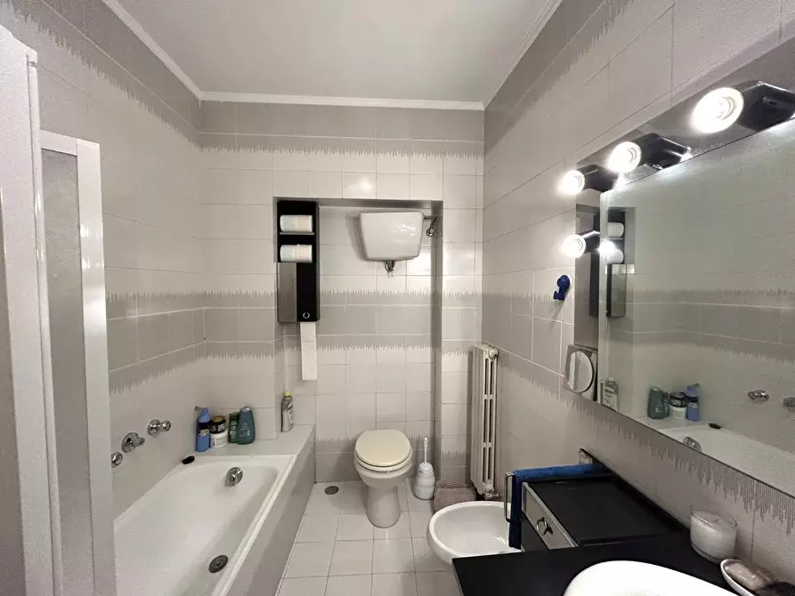 Immagine 10 di Appartamento in vendita  a Siena