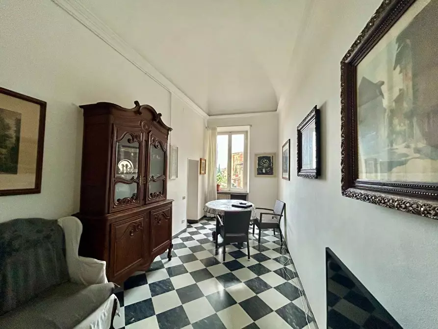 Immagine 4 di Appartamento in vendita  a Siena