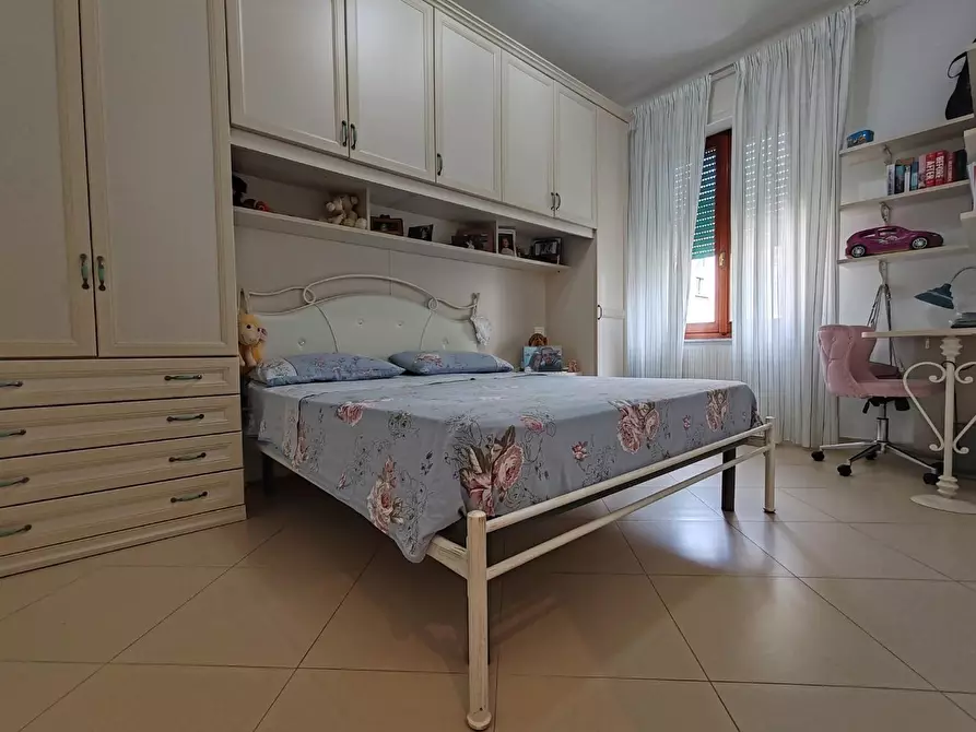 Immagine 3 di Appartamento in vendita  a Massa