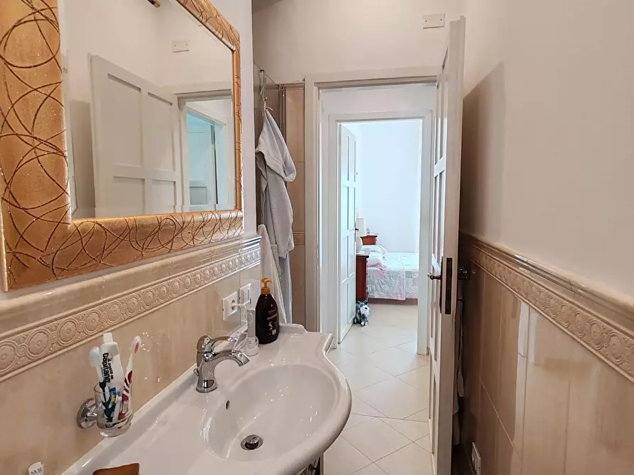 Immagine 6 di Appartamento in vendita  a Massa