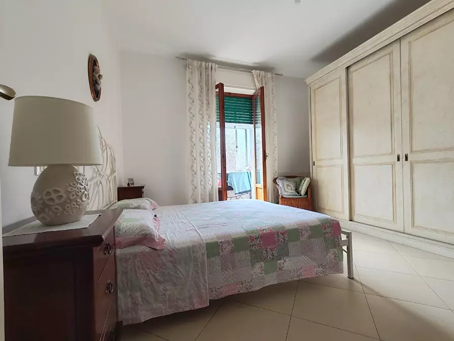 Immagine 4 di Appartamento in vendita  a Massa