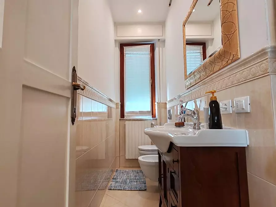 Immagine 5 di Appartamento in vendita  a Massa