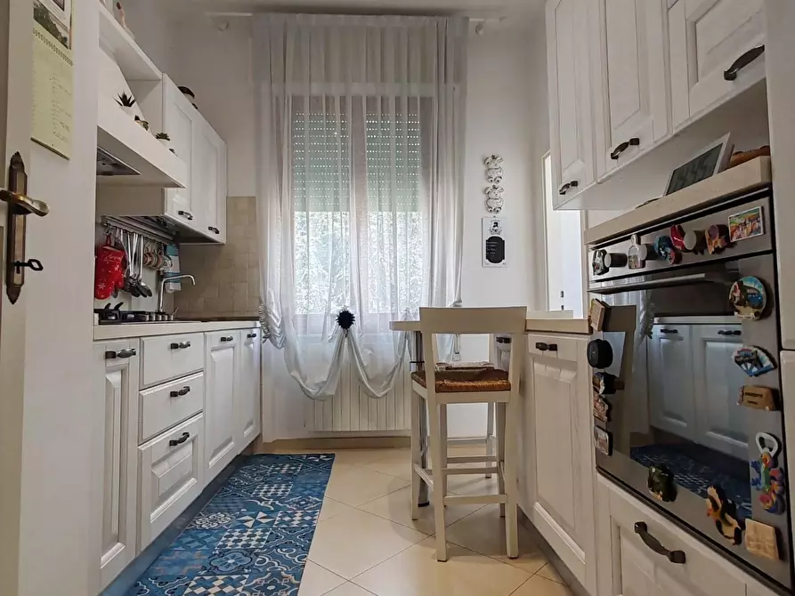 Immagine 7 di Appartamento in vendita  a Massa