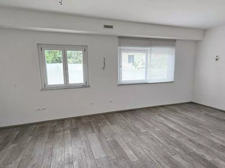 Immagine 6 di Appartamento in vendita  a Massa