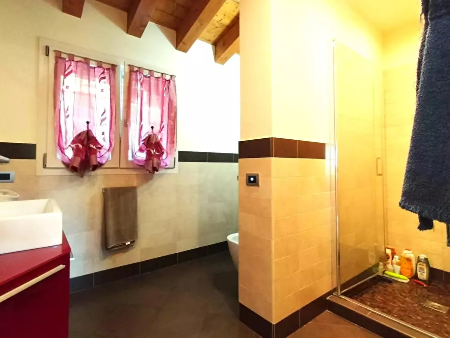 Immagine 28 di Villa in vendita  a Palazzago