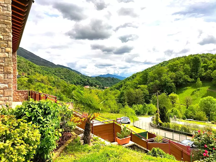 Immagine 42 di Villa in vendita  a Palazzago