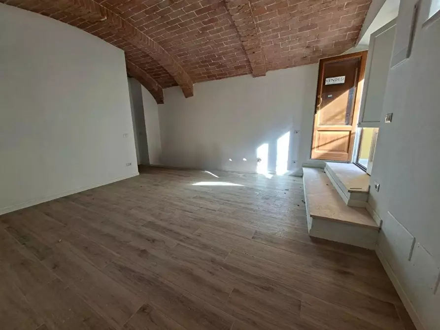 Immagine 2 di Appartamento in vendita  a Siena