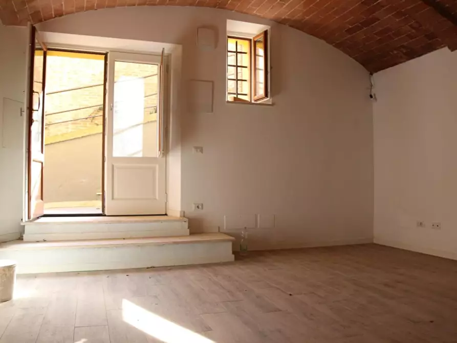 Immagine 1 di Appartamento in vendita  a Siena