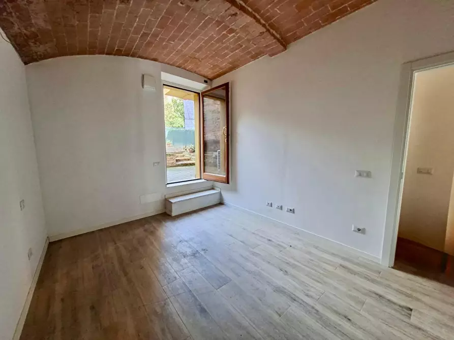 Immagine 5 di Appartamento in vendita  a Siena