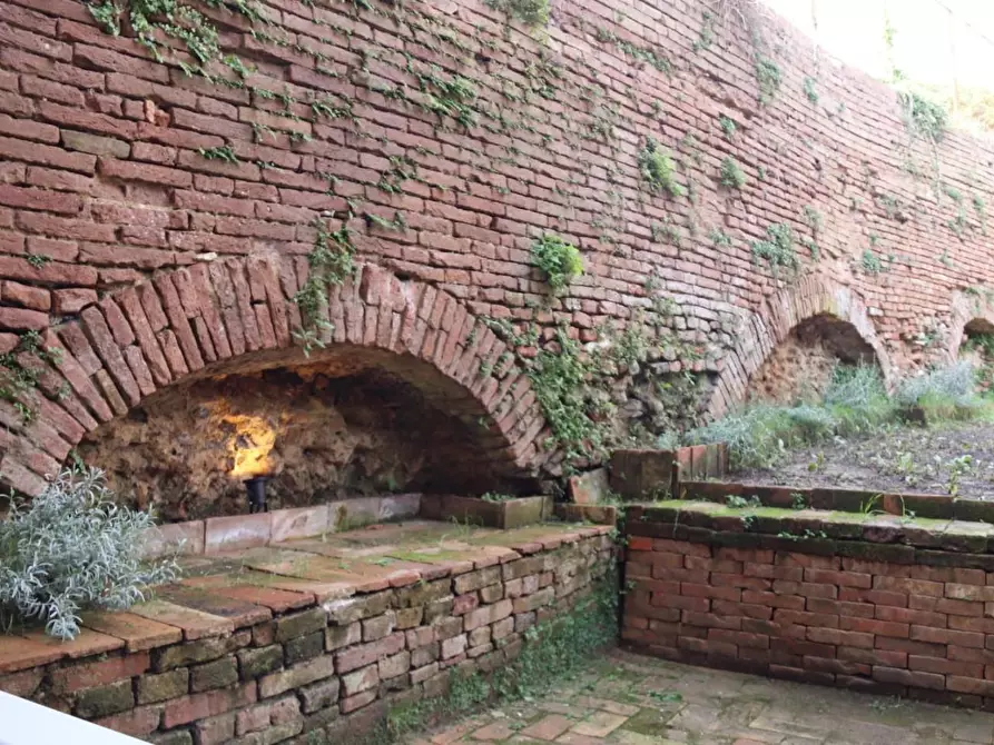 Immagine 7 di Appartamento in vendita  a Siena