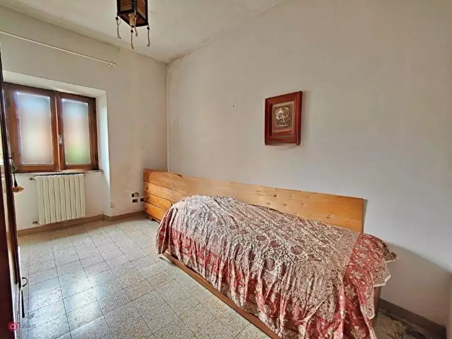 Immagine 9 di Porzione di casa in vendita  a Seravezza
