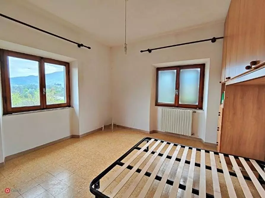 Immagine 8 di Porzione di casa in vendita  a Seravezza