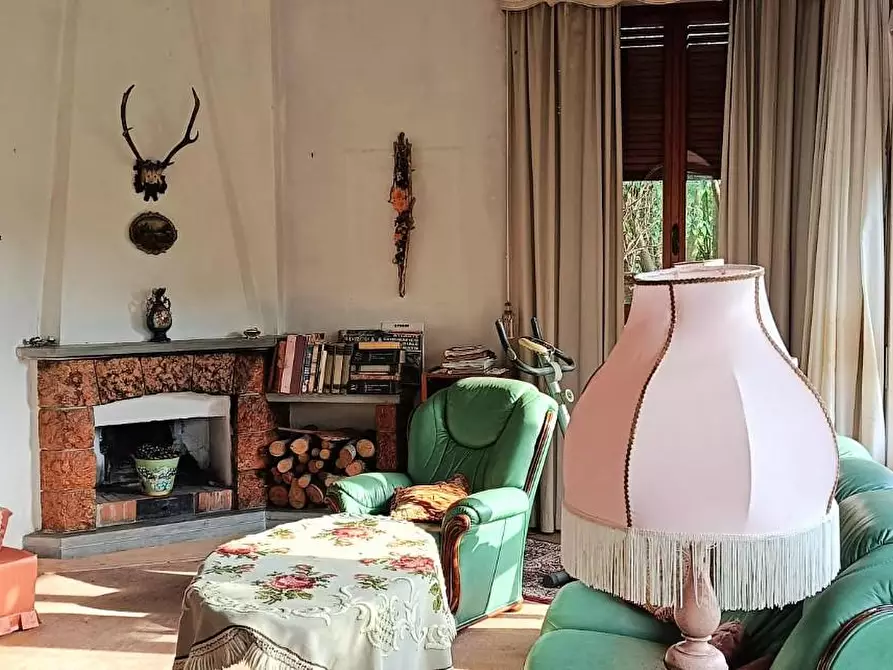 Immagine 2 di Villa in vendita  a San Giuliano Terme