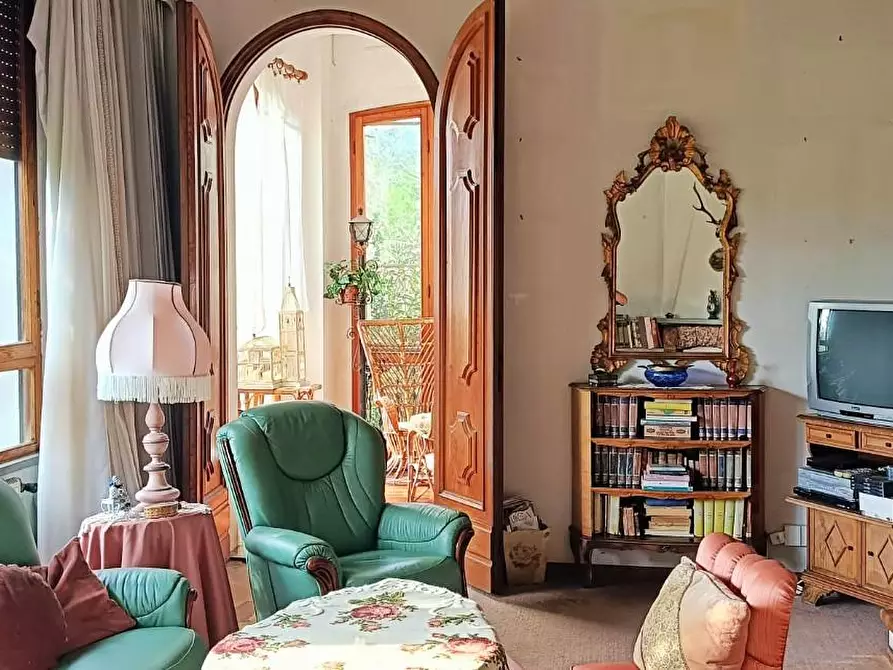 Immagine 1 di Villa in vendita  a San Giuliano Terme