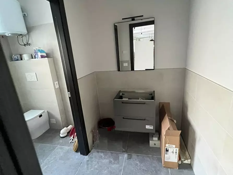 Immagine 2 di Locale commerciale in affitto  a Firenze