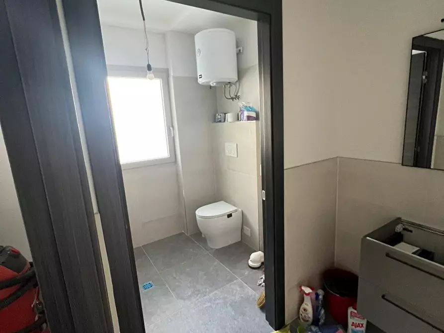 Immagine 3 di Locale commerciale in affitto  a Firenze