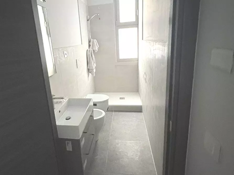 Immagine 5 di Locale commerciale in affitto  a Firenze