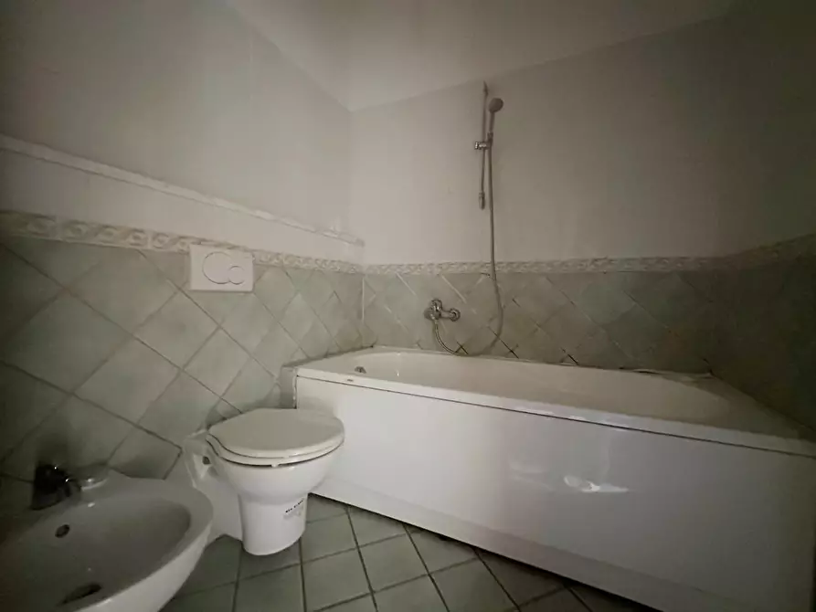 Immagine 20 di Terratetto in vendita  a Lucca