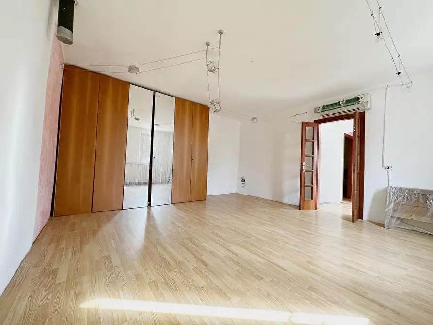 Immagine 10 di Terratetto in vendita  a Lucca