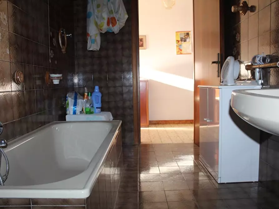 Immagine 11 di Villa in vendita  a Santa Maria A Monte