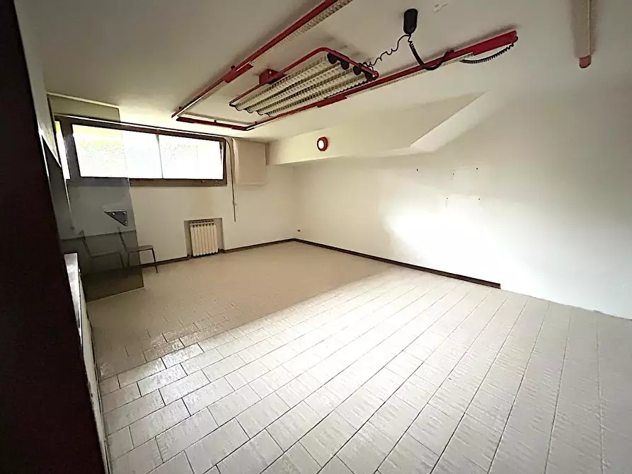 Immagine 6 di Ufficio in vendita  a Vinci