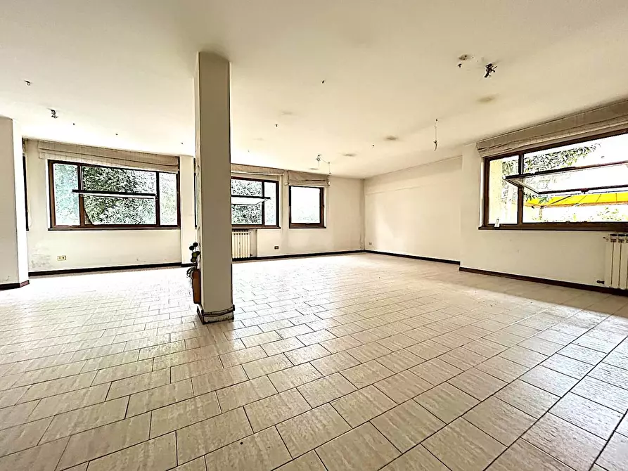 Immagine 5 di Ufficio in vendita  a Vinci