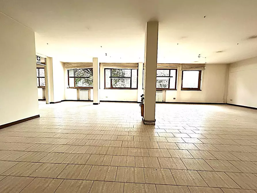 Immagine 4 di Ufficio in vendita  a Vinci