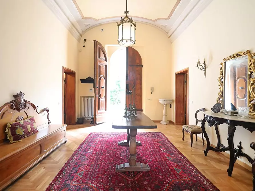 Immagine 9 di Villa in vendita  a Pisa