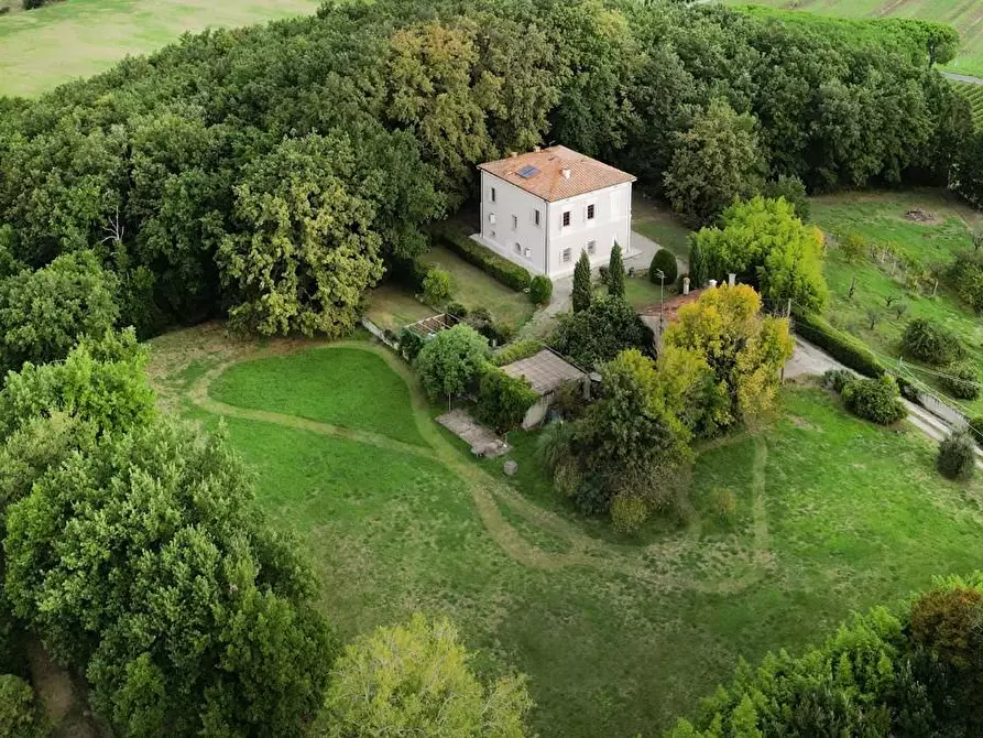 Immagine 1 di Villa in vendita  a Pisa