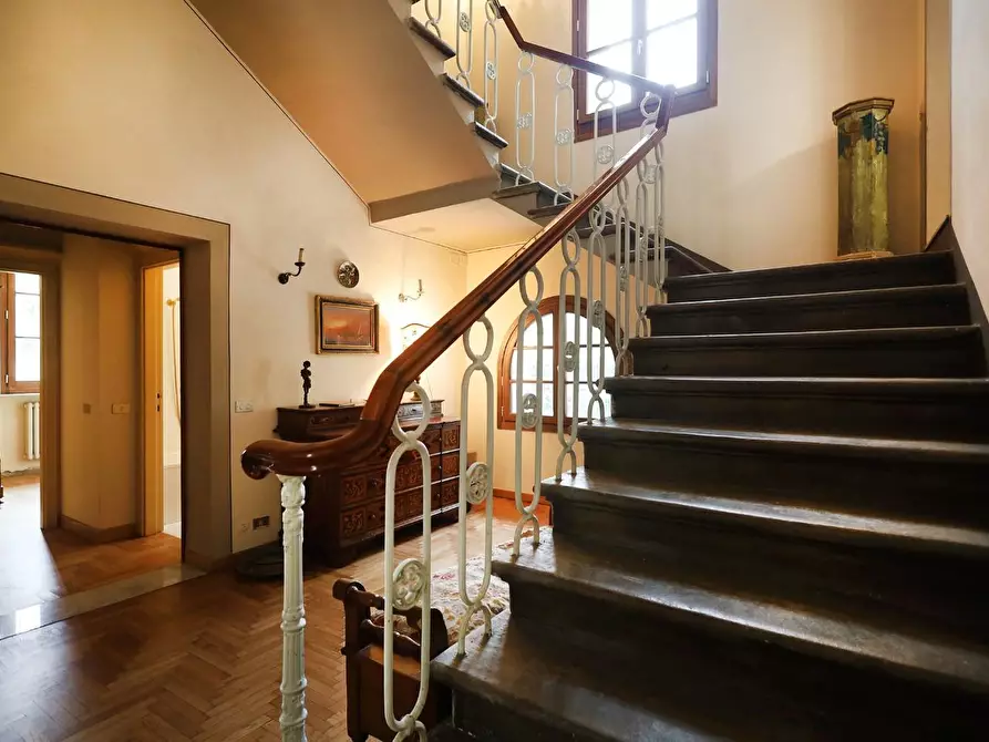 Immagine 23 di Villa in vendita  a Pisa