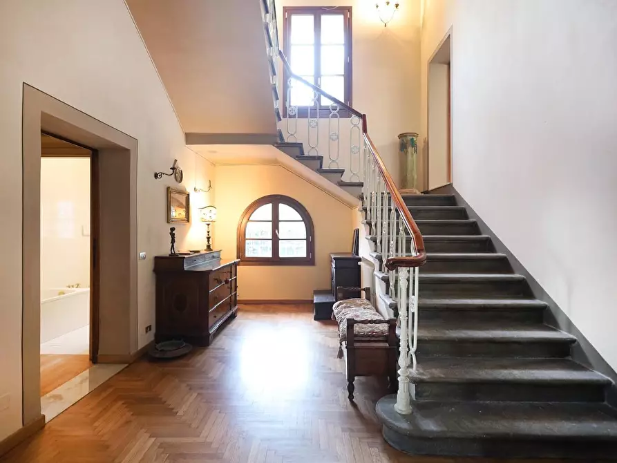 Immagine 10 di Villa in vendita  a Pisa