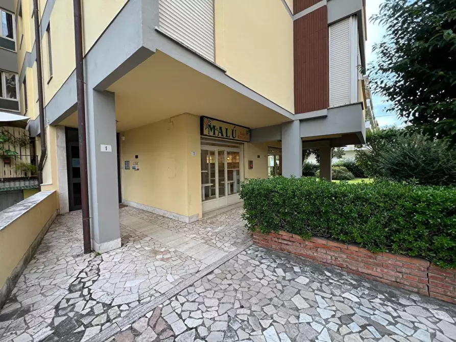 Immagine 20 di Attività commerciale in vendita  a Pisa