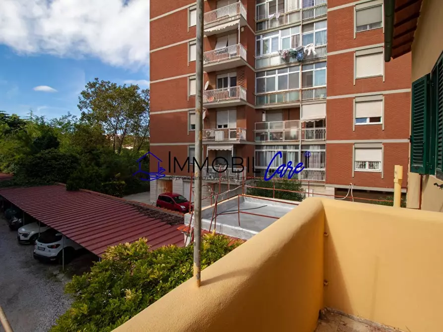 Immagine 5 di Appartamento in vendita  a Livorno