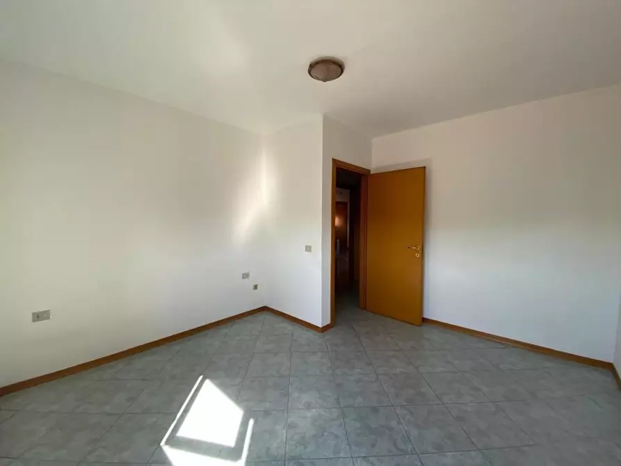 Immagine 8 di Appartamento in vendita  a Cecina