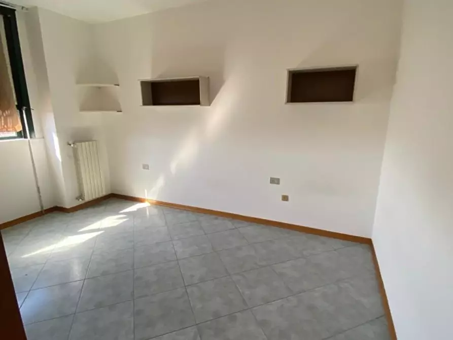 Immagine 5 di Appartamento in vendita  a Cecina