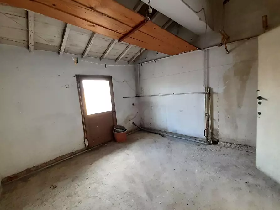 Immagine 31 di Appartamento in vendita  a Pontedera