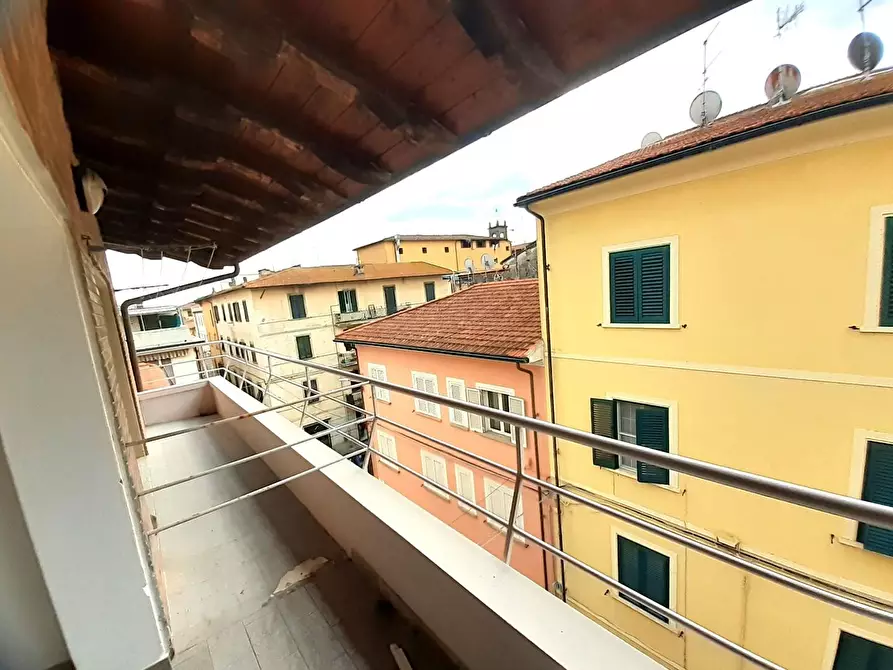 Immagine 28 di Appartamento in vendita  a Pontedera