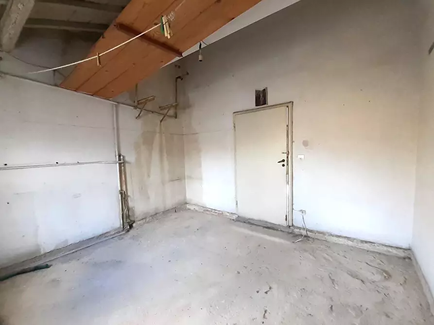 Immagine 32 di Appartamento in vendita  a Pontedera