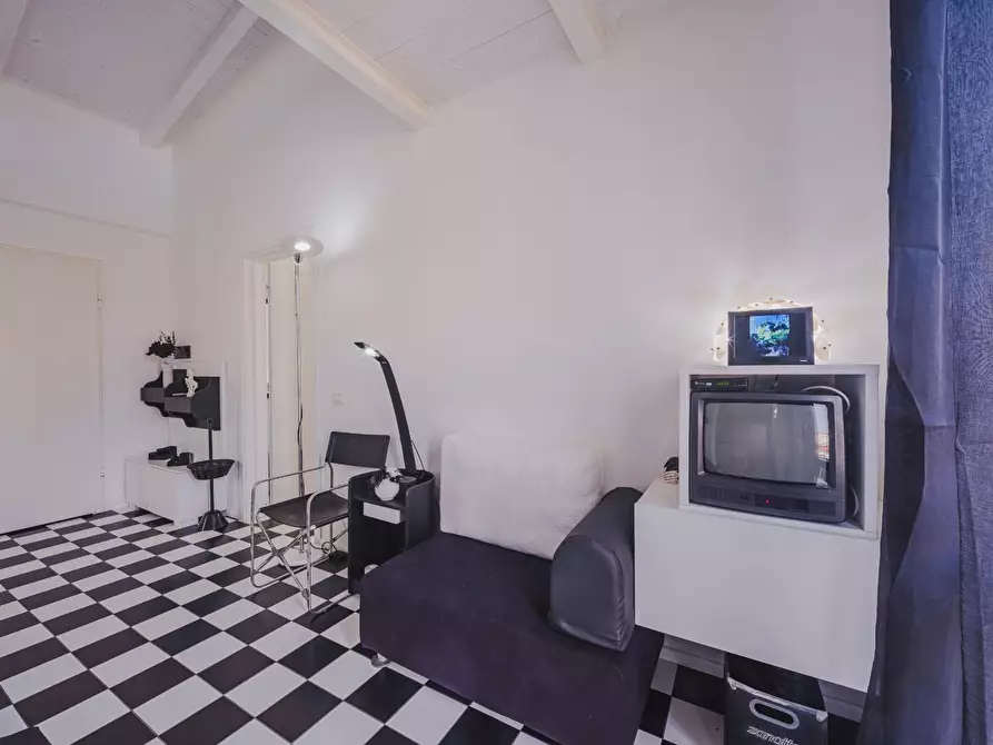 Immagine 4 di Casa indipendente in vendita  a Pisa