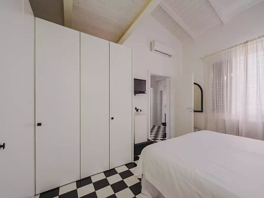 Immagine 8 di Casa indipendente in vendita  a Pisa