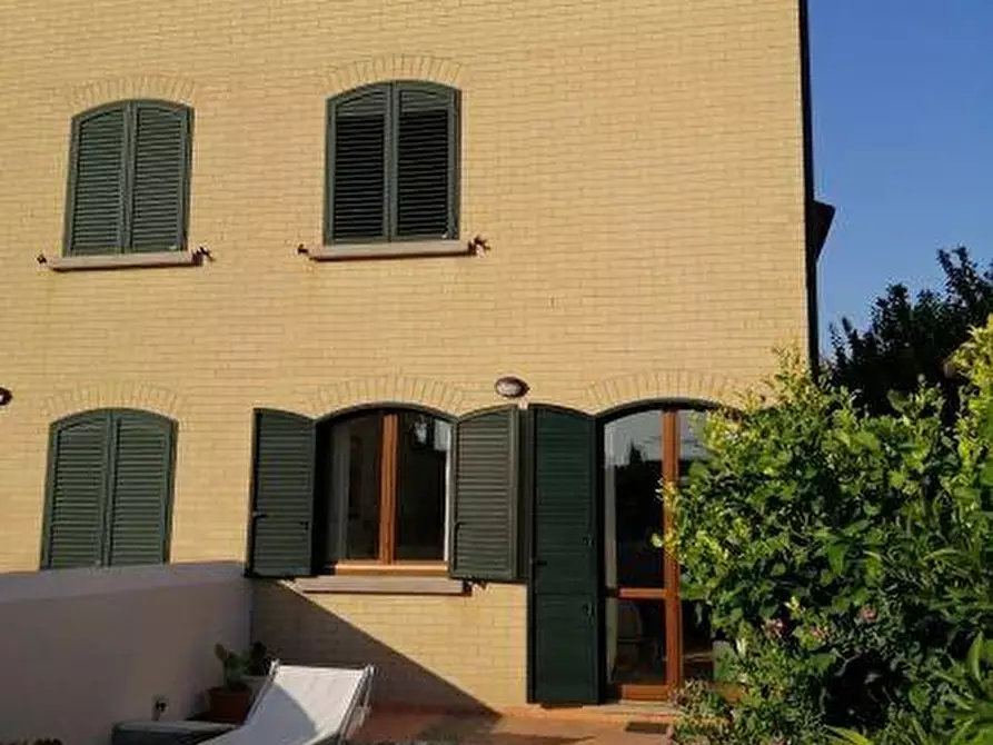 Immagine 1 di Casa bifamiliare in vendita  a Rosignano Marittimo