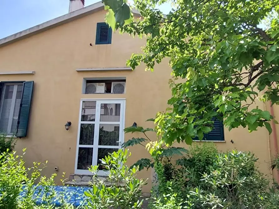 Immagine 2 di Villa in vendita  a Rosignano Marittimo