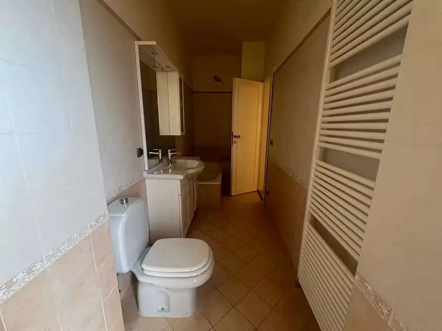 Immagine 16 di Appartamento in vendita  a Camaiore