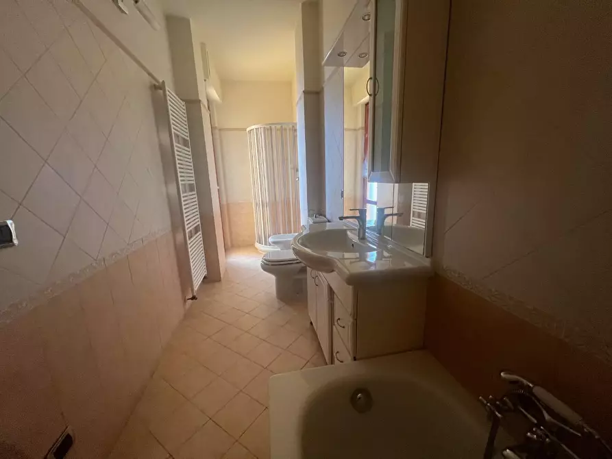 Immagine 17 di Appartamento in vendita  a Camaiore