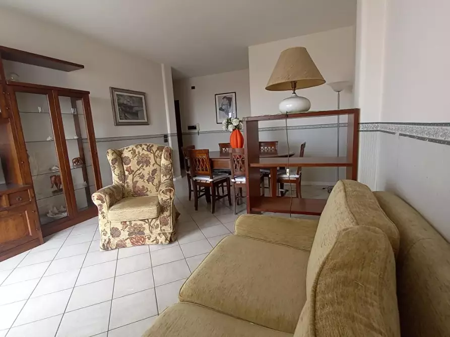 Immagine 3 di Appartamento in vendita  a Camaiore