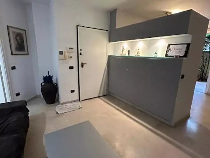 Immagine 11 di Appartamento in vendita  a Massa